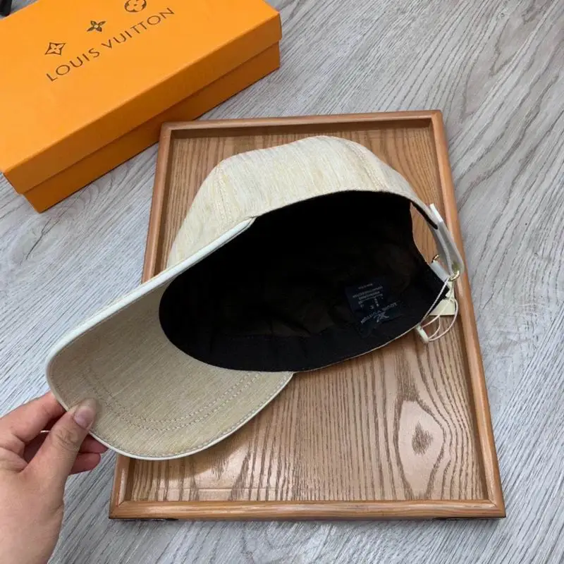 LV Cap 76 (13)